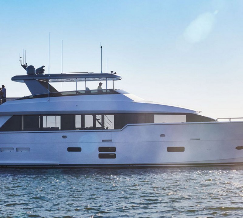 Yacht JETSTREAM, Hatteras M90 Panacera CHARTERWORLD Luxury Superyacht